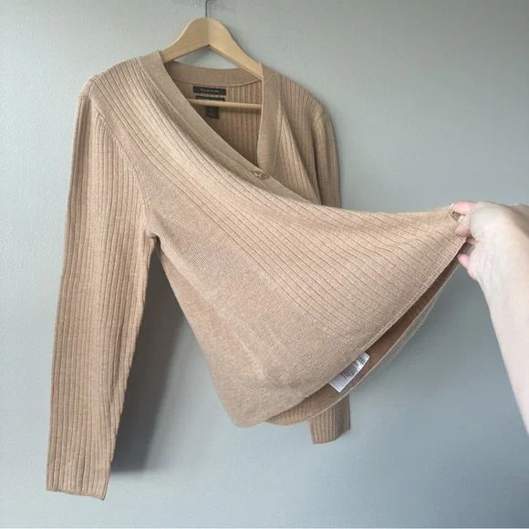 Tahari 100% extra fine merino wool sweater cardigan LG New with tags! - Picture 3 of 13
